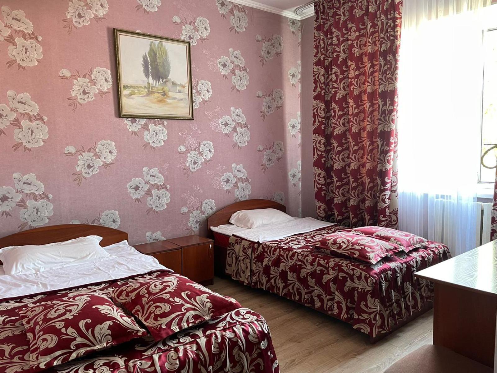 Гостиничный Комплекс Жеты Казына Zharkent ภายนอก รูปภาพ